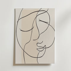 Bozetto Inner Serenity Poster har minimalistisk linjekonst av ett lugnt ansikte med slutna ögon på en ljusbeige bakgrund, tryckt på premiumpapper med överlappande svarta linjer för en lugn, abstrakt look.