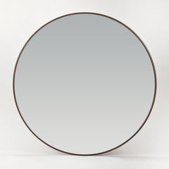 Bozetto Spegel Rund Valnöt Deluxe 80 cm, en stor rund väggspegel med en tunn ram i mörk valnöt, visas mot en vit bakgrund.