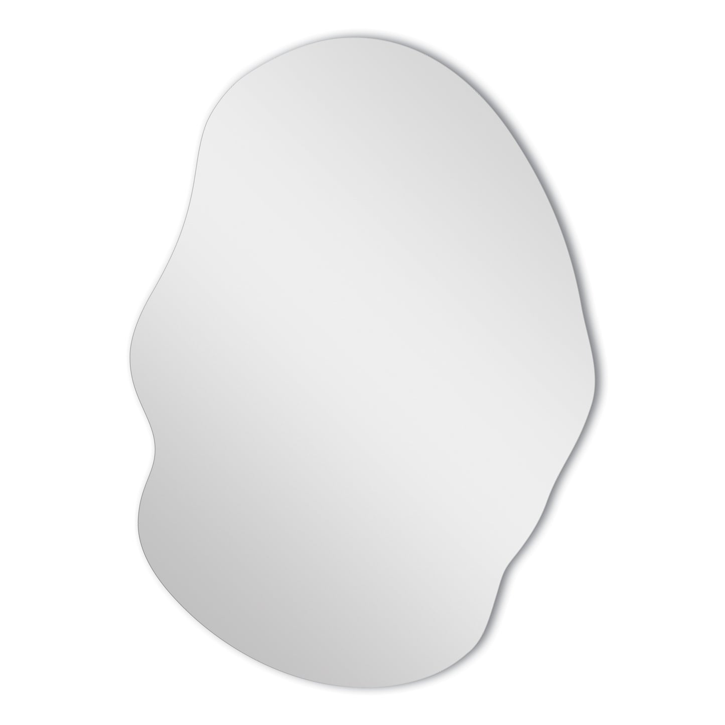 Spegel Dis 50x70 cm från Bozetto är en asymmetrisk spegel med mjuka, vågiga kanter och abstrakt, organisk form utan ram. Den moderna designen skapar ett unikt fokus på väggen mot vit bakgrund.