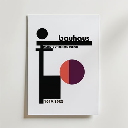 Bozetto Bauhaus Art and Design Poster visar geometriska former, djärva linjer och texten "bauhaus, INSTITUTE OF ART AND DESIGN, 1919-1933" på en vit bakgrund och förkroppsligar den minimalistiska Bauhaus-stilen.