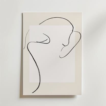 Minimal Nude Line Art Poster by Bozetto visar en liggande abstrakt figur i flytande svarta linjer på vitt och beige premiumpapper - perfekt för moderna interiörer och en ren, minimalistisk display.