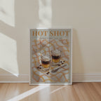 Two Hot Shots Please Poster poster – väggdekoration för hemmet – köp hos Bozetto
