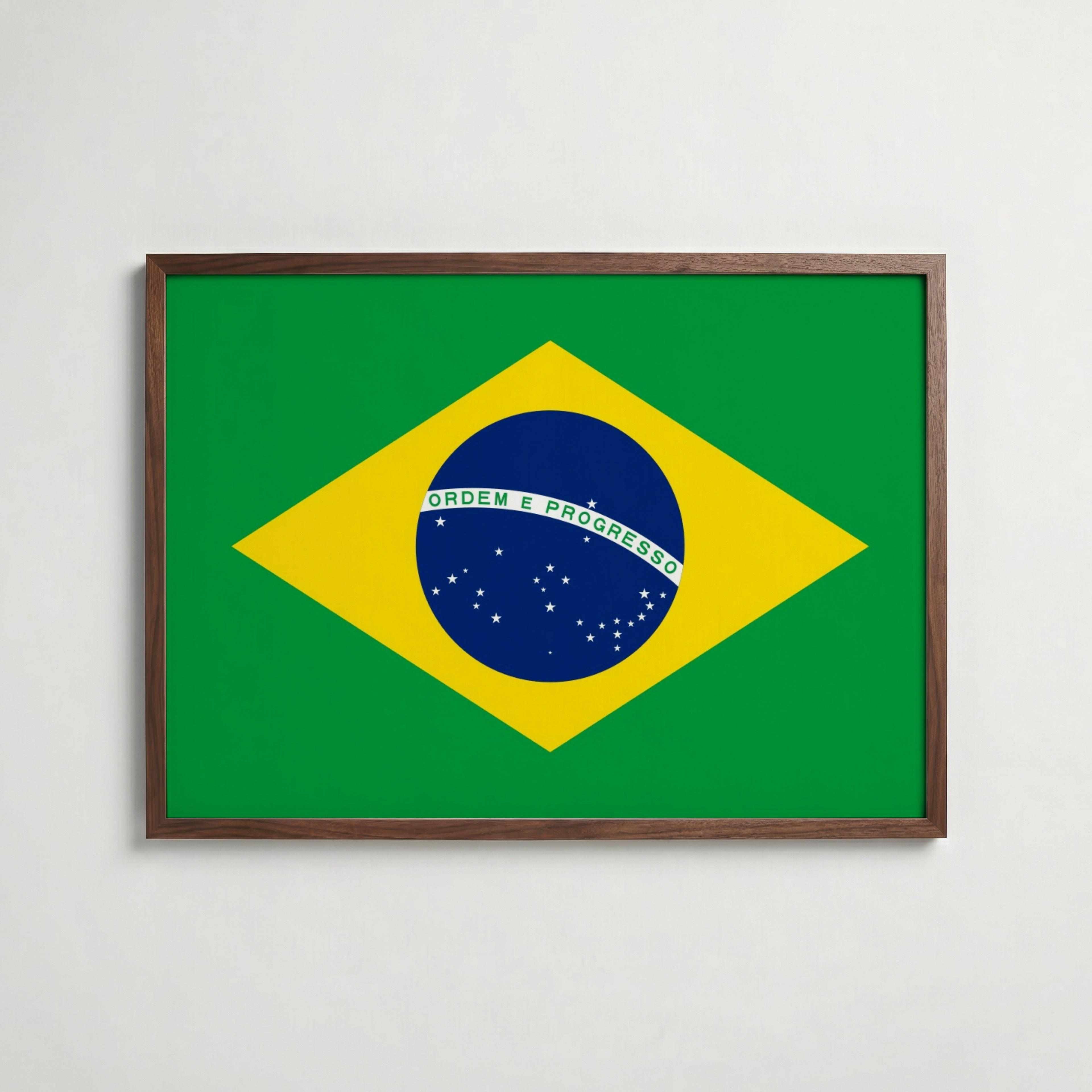 Brazil National Flag Poster i valnötsram – varm konstaffisch för hemmet från Bozetto
