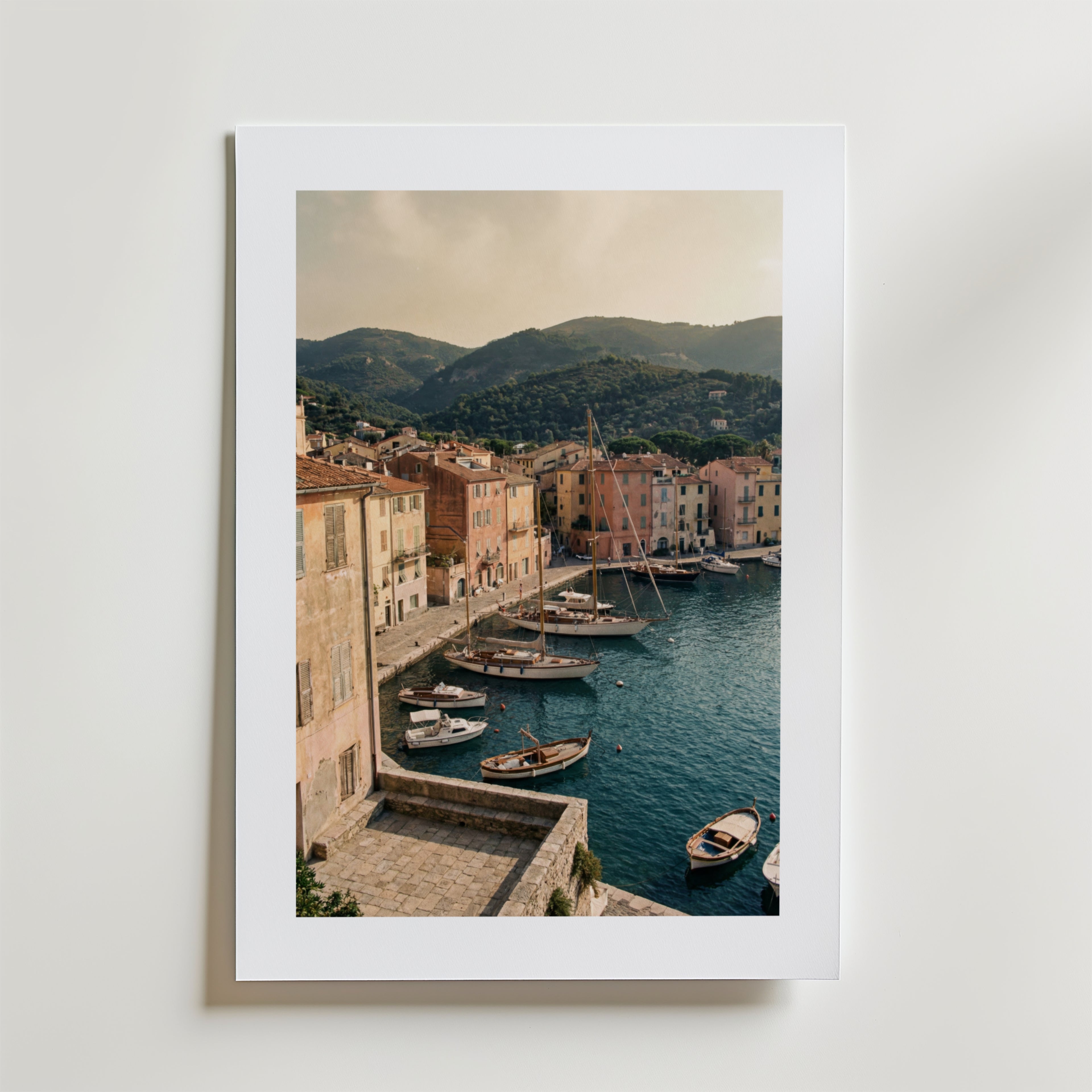 Mediterranean Port Elegance Poster affisch – poster till väggdekoration – köp online hos Bozetto