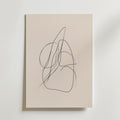 Bozetto Soft Motion Poster har tunna, överlappande svarta linjer som bildar abstrakta former på premiumpapper - en perfekt minimalistisk accent för en ljusbeige kvadratisk canvas, perfekt för att ge stil till en vit vägg.