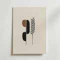 Bozetto Modern Nature Lines Poster föreställer två abstrakta former - brun och svart - staplade vertikalt med en tunn svart linje och ett stiliserat blad på cremefärgat premiumpapper. FSC-certifierad för miljövänlig kvalitet.