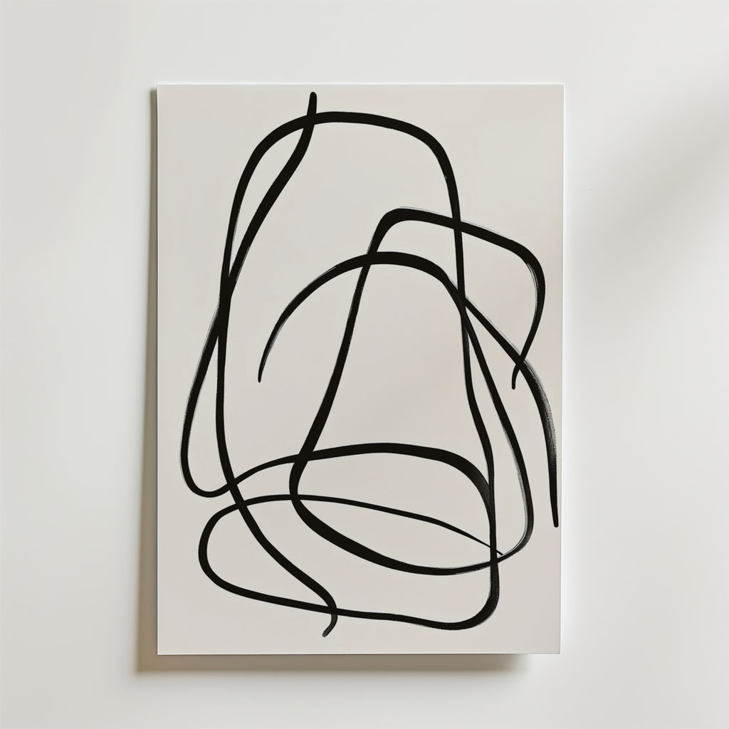 Bozetto's Fluid Lines Poster har djärva, svarta, kontinuerliga abstrakta linjer på en vit bakgrund, tryckt på premiumpapper för en raffinerad touch av konst och ser slående ut när den monteras på en ljus vägg.