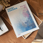 Yayoi Kusama Soft Blue Abstraction Poster – poster väggdekoration