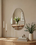 Immeln – Asymmetrisk spegel 40 × 65 cm – stilren designspegel för hall, badrum eller sovrum hos Bozetto