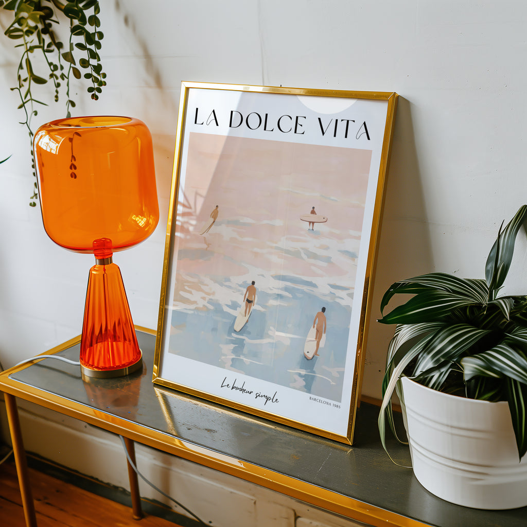 La Dolce Vita Barcelona Poster – poster väggdekoration inredning – Affischer hos Bozetto