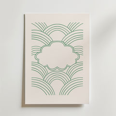Green Cloud Harmony Poster från Bozetto har ett centralt moln med flera gröna linjer som regnbågar på en krämfärgad bakgrund, vilket ger en minimalistisk och lugn design.