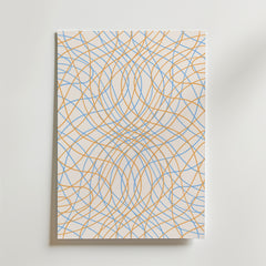 Bozetto Orange Web Pattern Poster har en vit bakgrund med korsande blå och orange böjda linjer i en symmetrisk, vågig geometrisk design - perfekt för att ge energi till moderna interiörer.