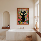 Colorful Cat in Bloom Poster – svart katt i färgsprakande blomhav på vägg i inrett rum, fri frakt över 499 kr