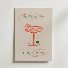 Bozetto "Cocktail For Every Person Poster" visar en orange cocktail med garnityr och grön-orange skrift på en minimal benvit bakgrund - perfekt som snygg konst för din barvägg.