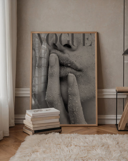 Vogue Sand Kiss poster visad rakt fram – Bozetto affisch i hög tryckkvalitet i hög tryckkvalitet