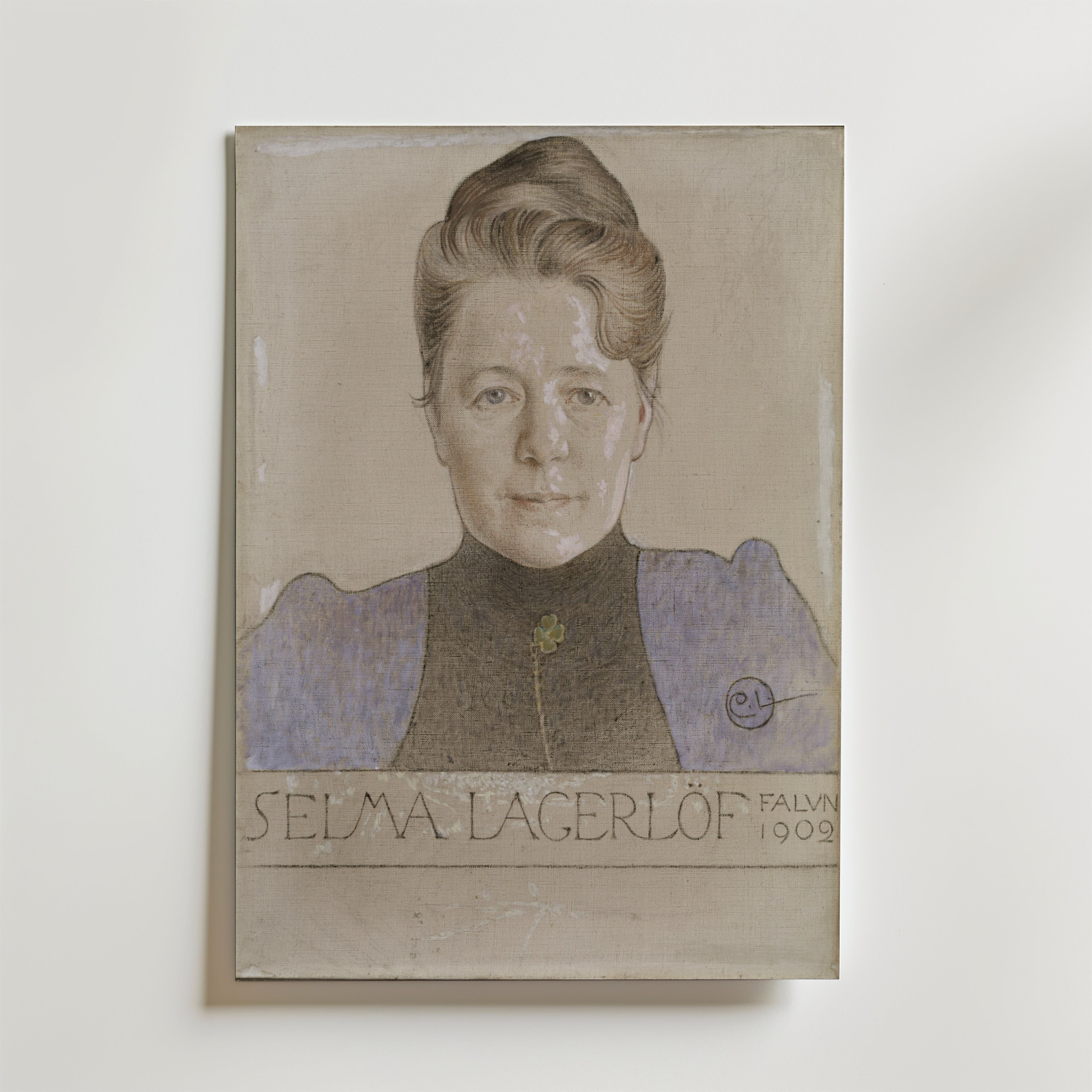 Bozetto Carl Larsson "The Author Selma Lagerlöf" Poster föreställer ett målat porträtt av Selma Lagerlöf med texten "Selma Lagerlöf Falun 1902" under - en stilfull hyllning till skandinavisk kultur för alla väggar.