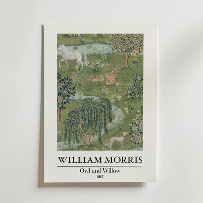 Bozetto William Morris Owl and Willow Poster visar en detaljerad illustration av djur och växter i ett grönskande landskap, med texten: WILLIAM MORRIS Owl and Willow 1887.