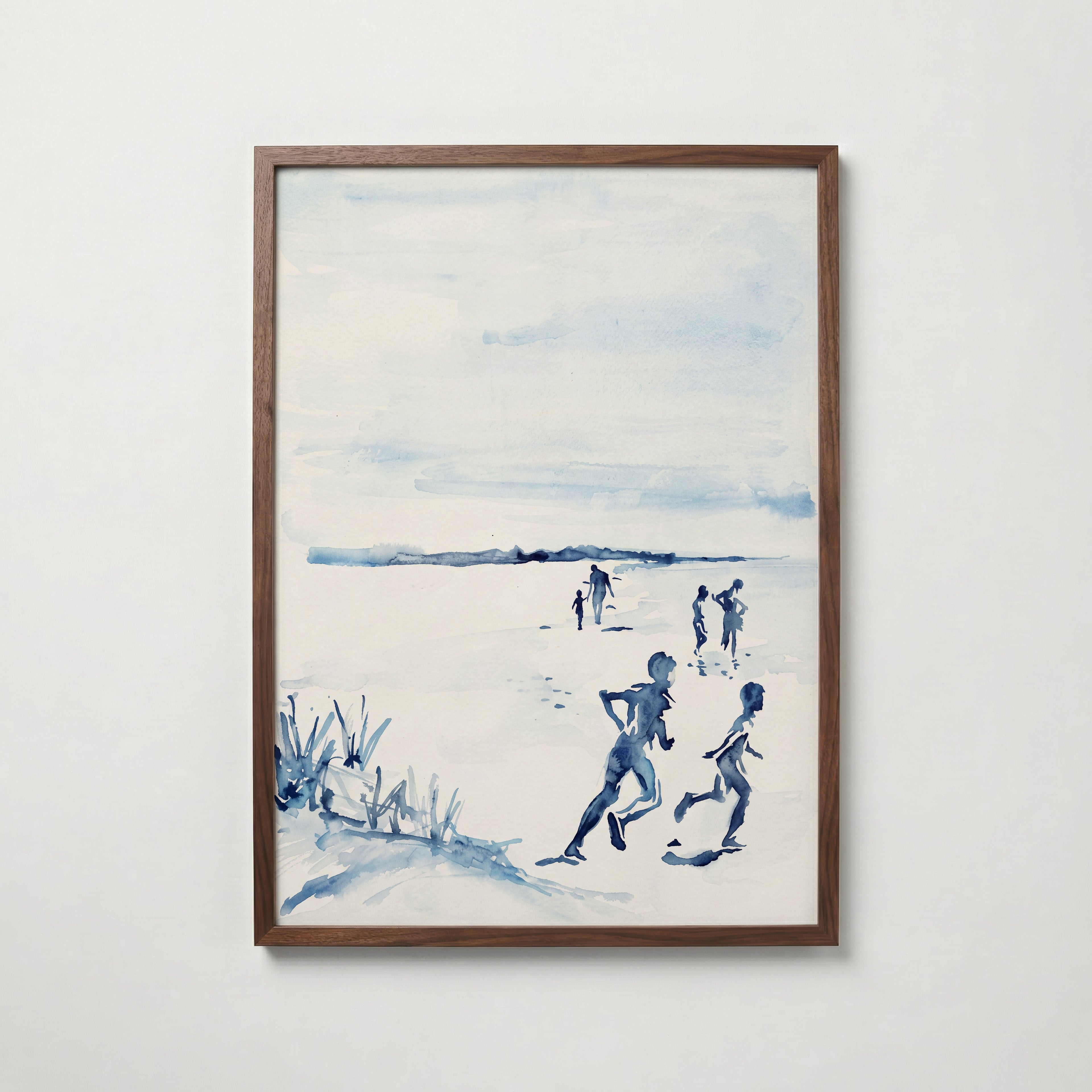 Indigo Shore Poster, strandmotiv i blå akvarell i valnötsram, fri frakt över 499 kr hos Bozetto