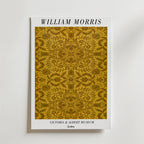 Affischen Bozetto William Morris Victoria & Albert Museum No. 4 föreställer ett gyllengult dekorativt blommönster med "William Morris" upptill och "Victoria & Albert Museum V&A" nedtill mot en vit bakgrund.